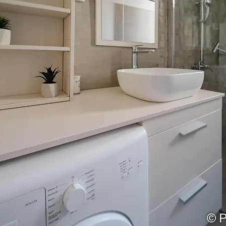 Piazza Foro With Free Parking Апартаменты *